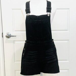 NWOT JUICY COUTURE BLACK WASH DENIM OVERALL SHORTS  MEDIUM NWOT